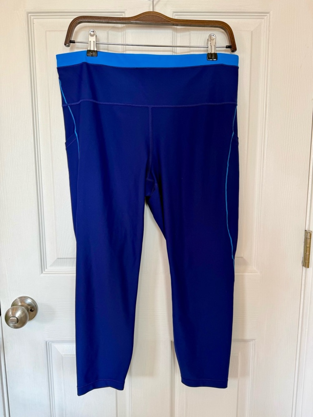 Athleta Interval Stash 7/8 Leggings